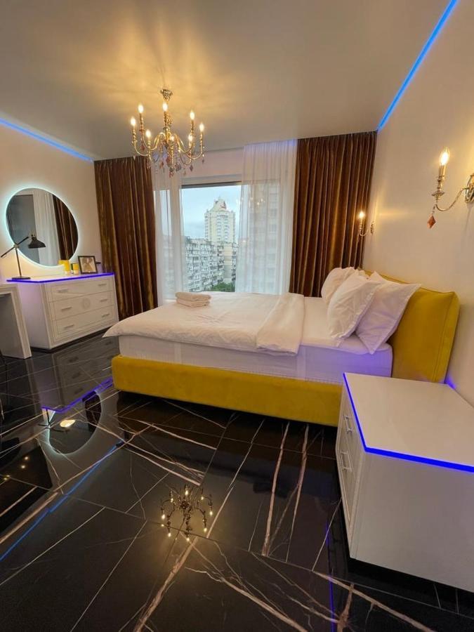 1 Room 65M2 Center Of Obolon Near River Side. Kyiv Exterior photo